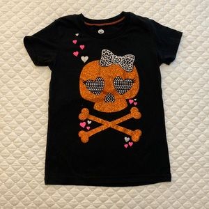 Halloween Girls Tshirts good preowned condition sz 4-5 xsmall 60/cotton 40/poly